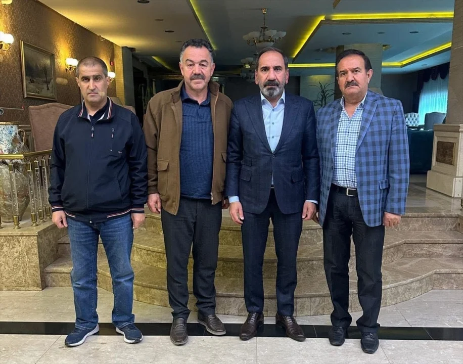 Sivasspor Divan Kurulu üyeleri, TFF Başkan Vekili Mecnun Otyakmaz ile görüştü