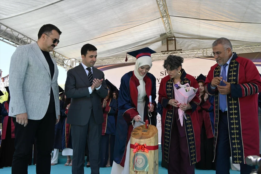 Suşehri'nde mezuniyet töreni düzenlendi
