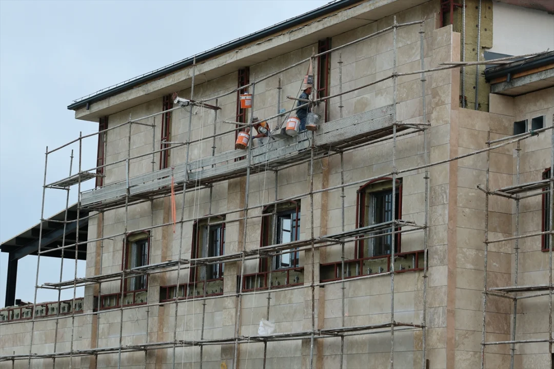 Hafik Devlet Hastanesi açılışa hazırlanıyor