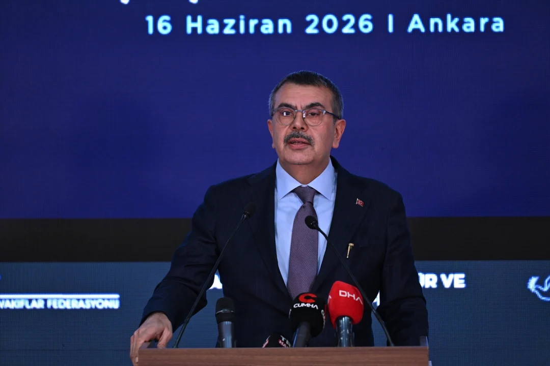 Bakan Tekin "Muharrem Ayı Oruç Açma ve Lokma Paylaşımı" programına katıldı