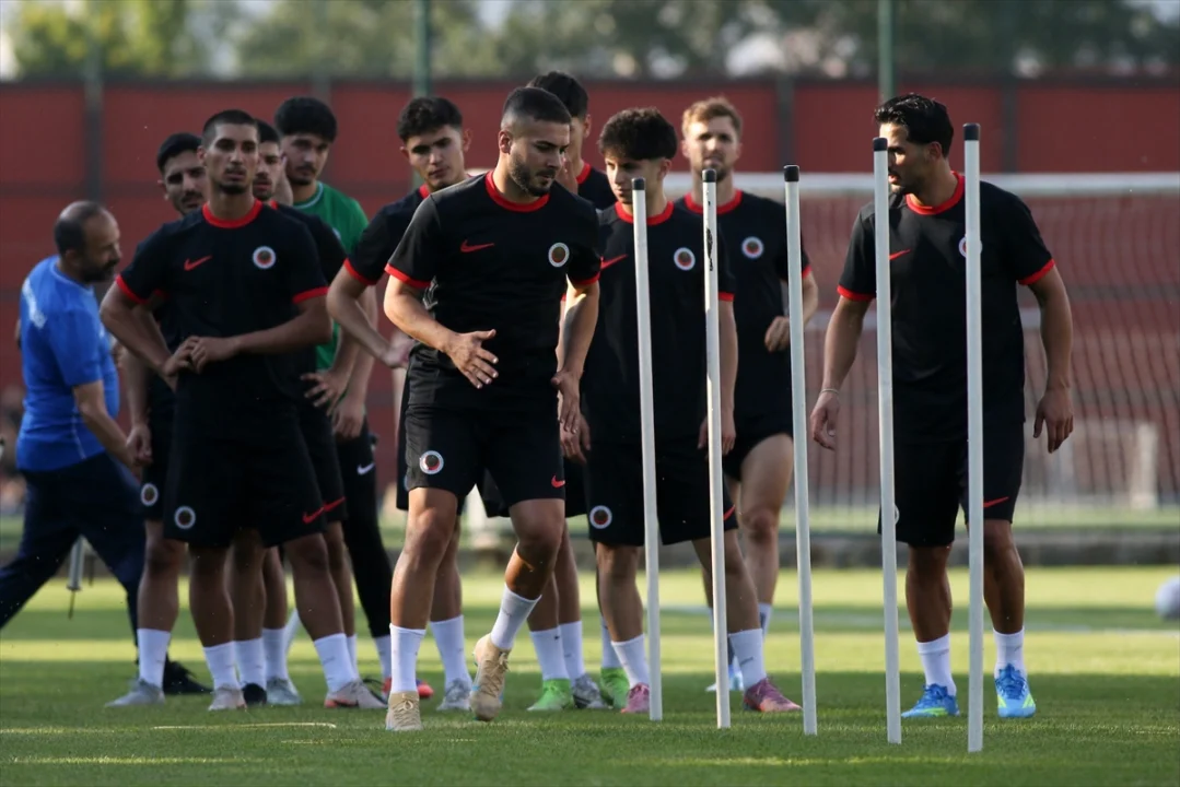 Gençlerbirliği topbaşı yaptı