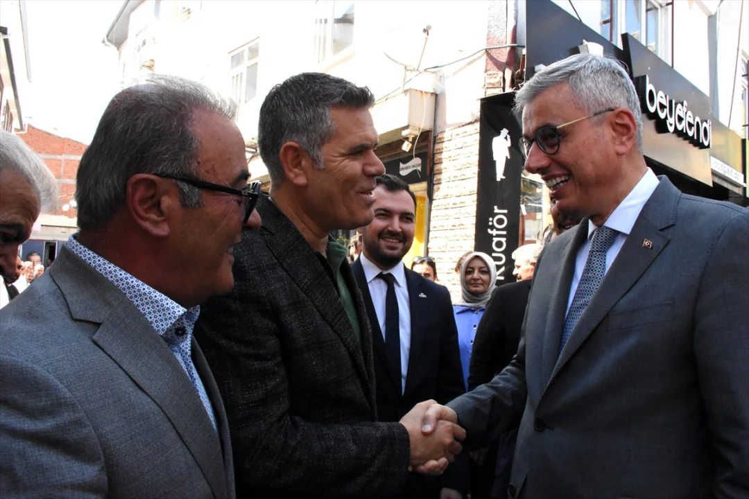 Sağlık Bakanı Memişoğlu, AK Parti Aksaray İl Başkanlığı ziyaretinde konuştu