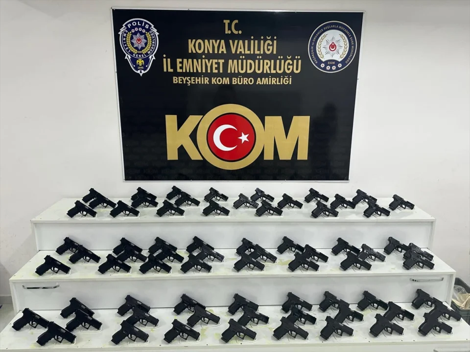 Konya'da 70 ruhsatsız tabanca ele geçirildi