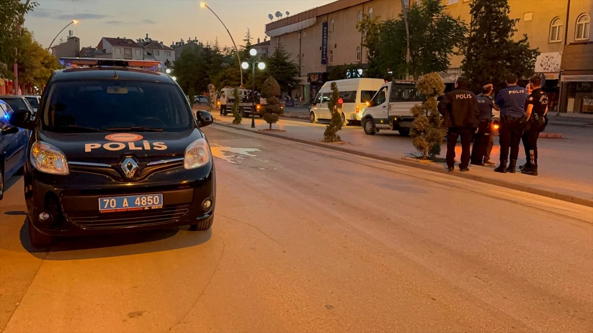 Karaman'da park halindeki minibüse çarpan motosikletteki 2 kişi ölü