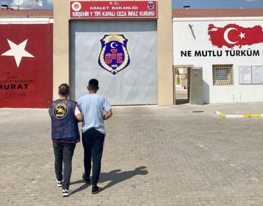 Kırşehir'de hakkında 14 yıl 6 ay hapis cezası bulunan firari yakalandı