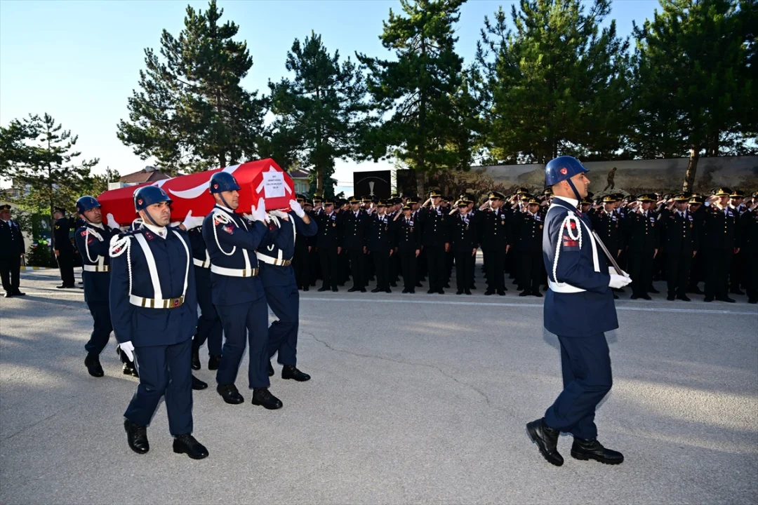 Eskişehir'de kavga ihbarı üzerine olay yerine giden jandarma personeli silahlı saldırıda şehit oldu