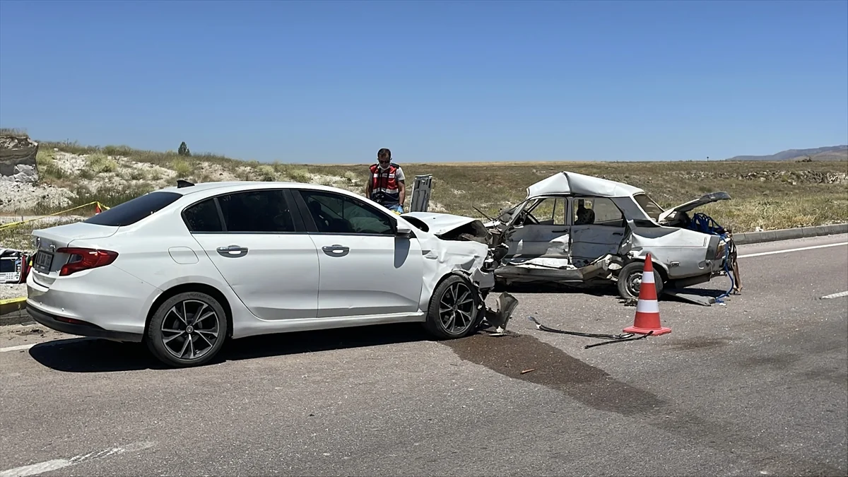 Kayseri'de iki otomobilin çarpıştığı kazada 1 kişi öldü