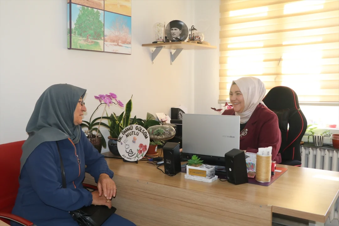 Rutin tarama sırasında kanser olduğunu öğrenen kadın erken teşhisle sağlığına kavuştu