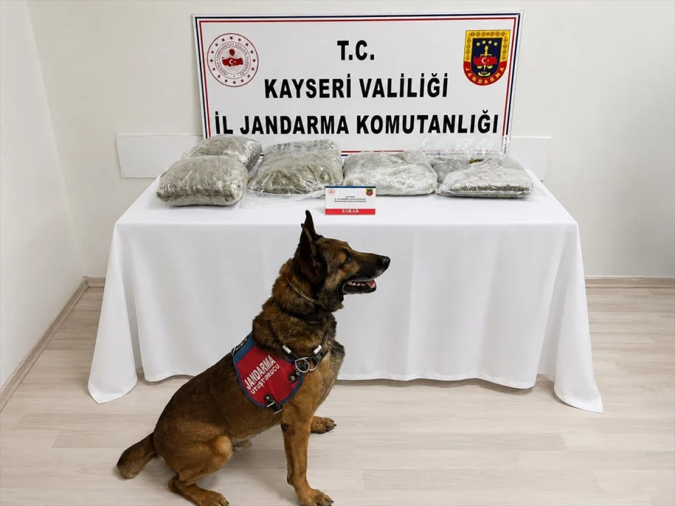 Kayseri'de uyuşturucu operasyonunda 5 kilogram esrar ele geçirildi