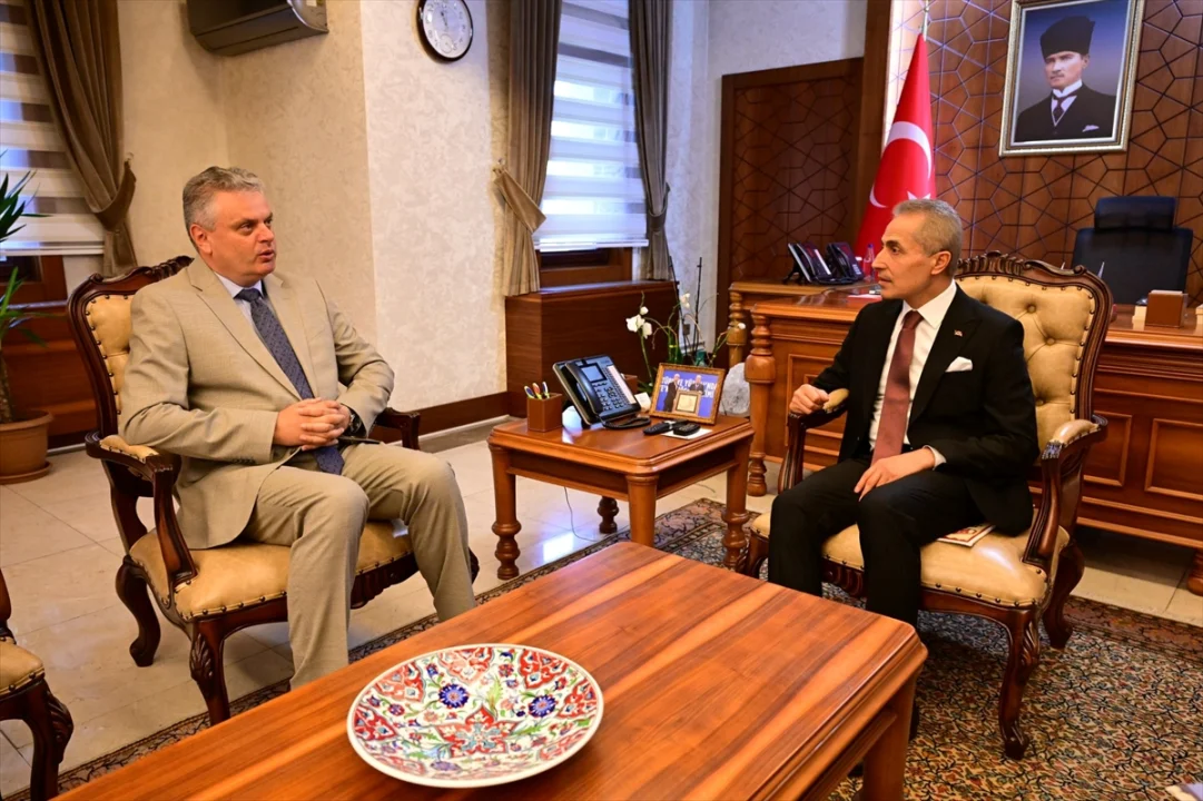 Moldova'nın Ankara Büyükelçisi Serebrian, Nevşehir'de ziyaretlerde bulundu