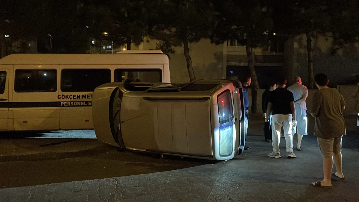 Kayseri'de otomobil ile hafif ticari aracın çarpıştığı kazada 3 kişi yaralandı