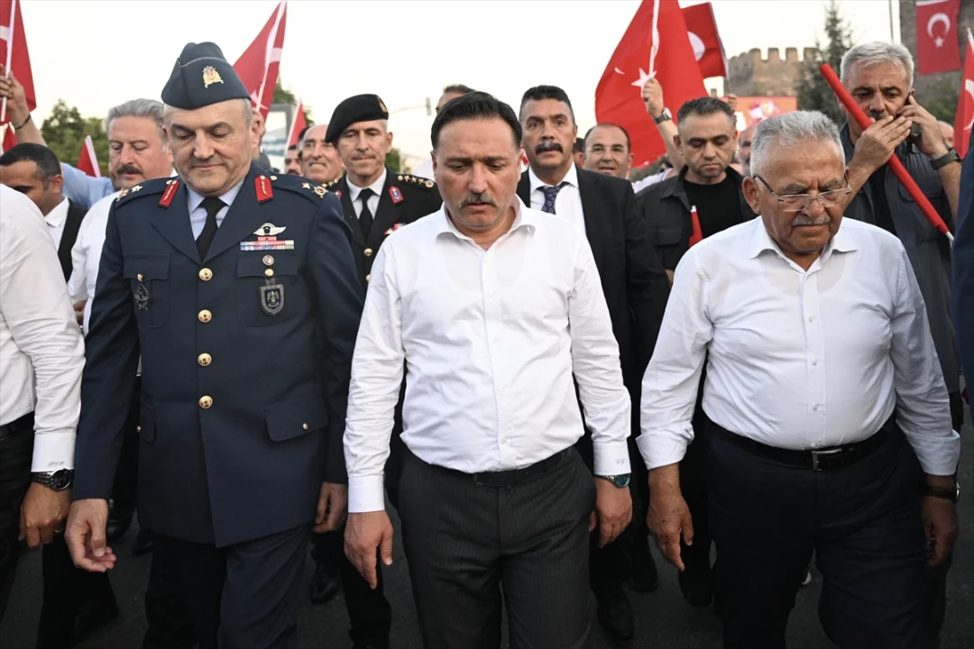 İç Anadolu'da 15 Temmuz Demokrasi ve Milli Birlik Günü dolayısıyla yürüyüş düzenlendi