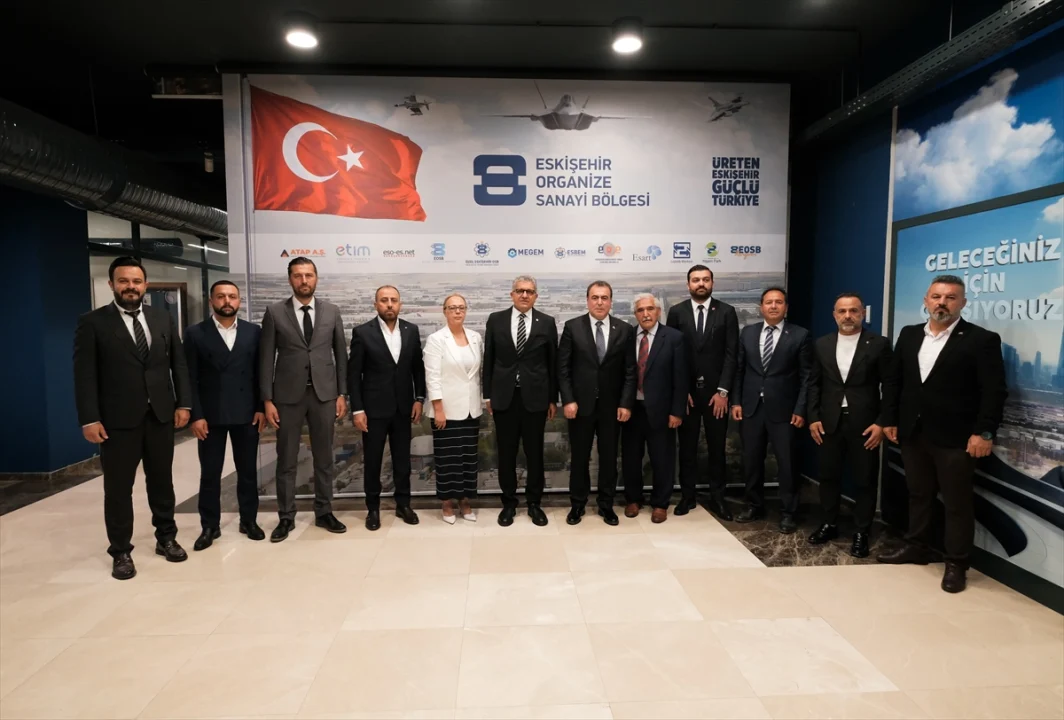 MHP Eskişehir İl Teşkilatı'ndan EOSB Başkanı Küpeli'ye ziyaret
