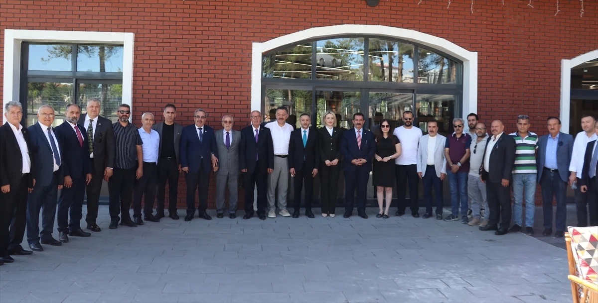 BBP Sivas İl Başkanı Hakan Sezerer, gazetecilerle bir araya geldi