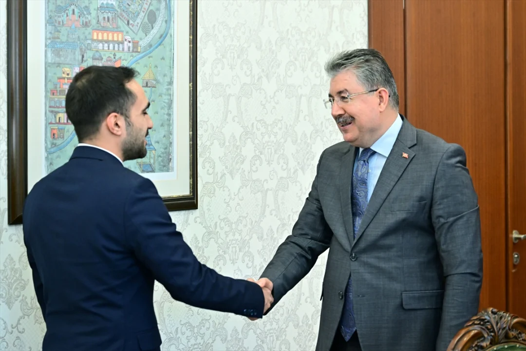 Eskişehir Valisi Yılmaz, T3 Vakfı İl Temsilcisi Yurtsever'i kabul etti