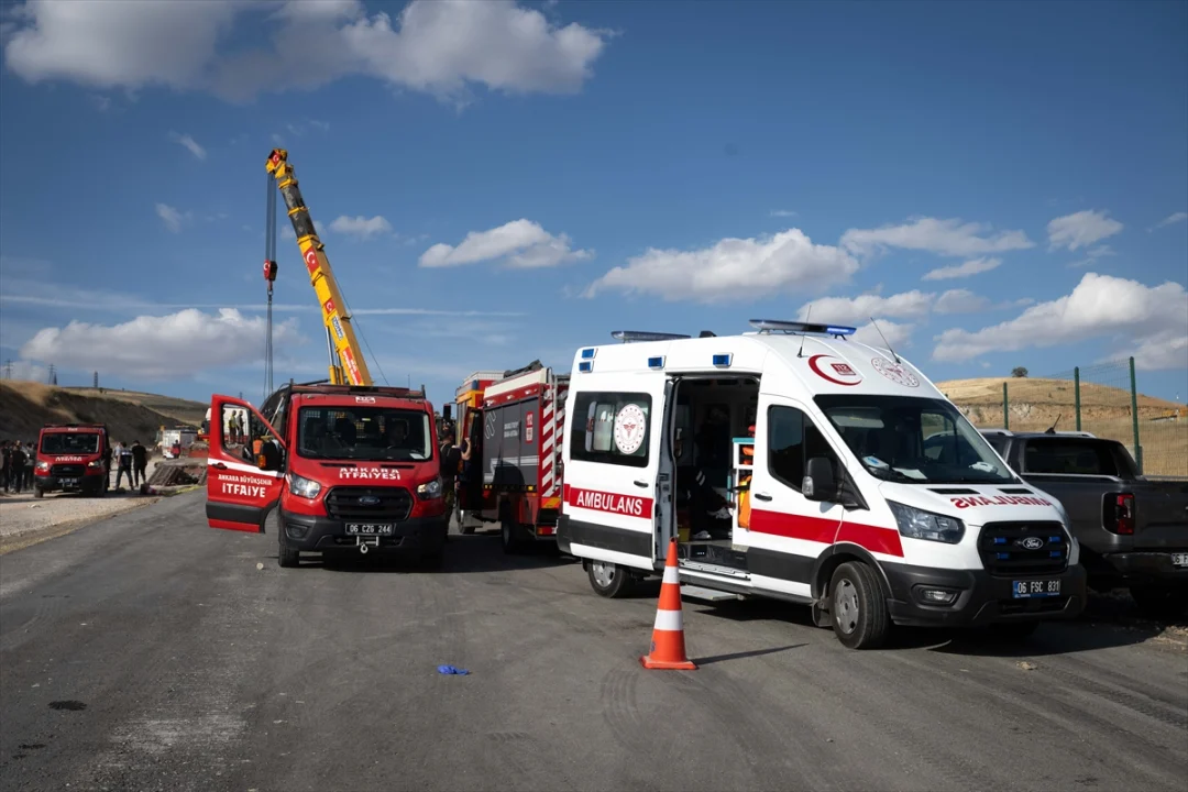 Ankara'da freni patlayan hafriyat kamyonunun karıştığı kazada 2 kişi öldü