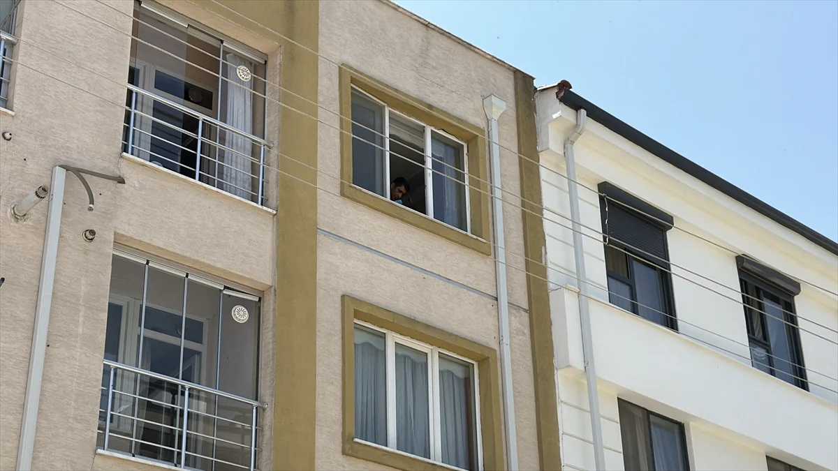 Eskişehir’de pencereden düşen 3 yaşındaki çocuk ağır yaralandı
