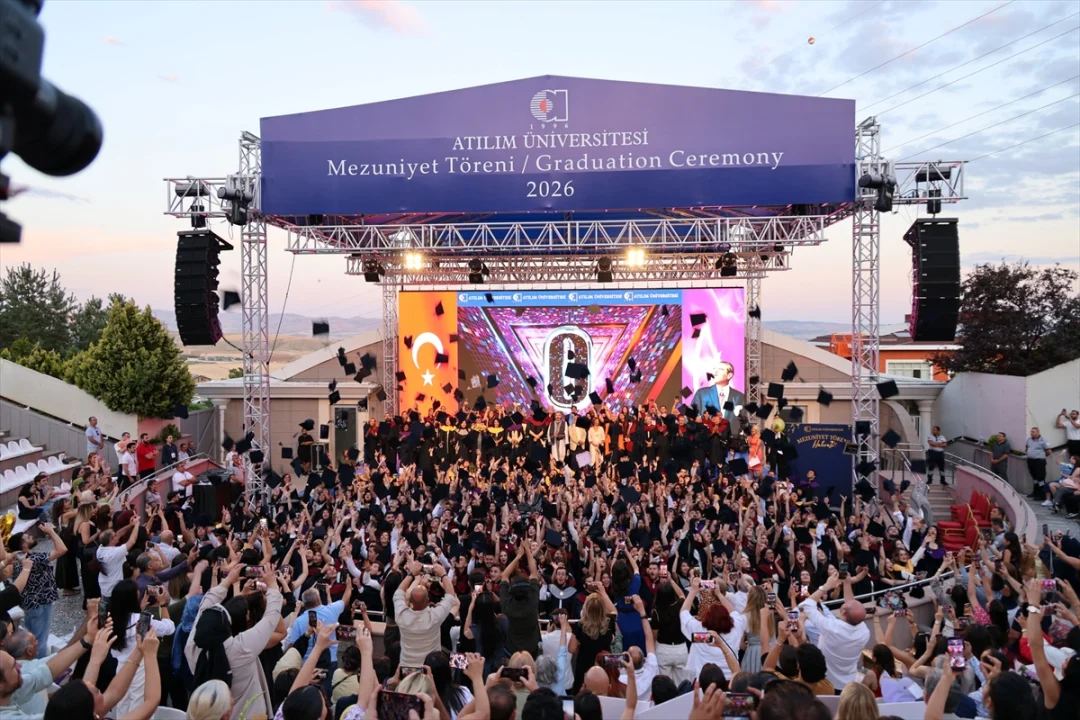 Atılım Üniversitesi 2025-2026 mezunlarını uğurladı