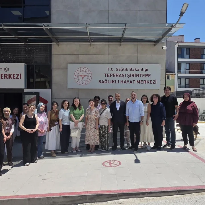 Eskişehir'de hastane hekimleri Sağlıklı Hayat Merkezi'ni ziyaret etti