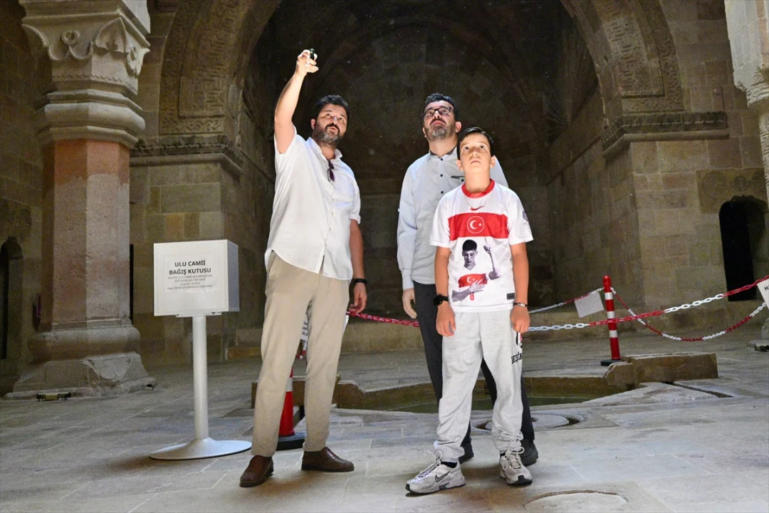 Çocukluk hayalini "Anadolu'nun El-Hamrası"nda gerçekleştiriyor