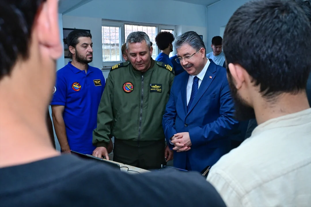 Eskişehir Valisi Yılmaz'dan İnönü Türk Hava Kurumu Eğitim Merkezi'ne ziyaret