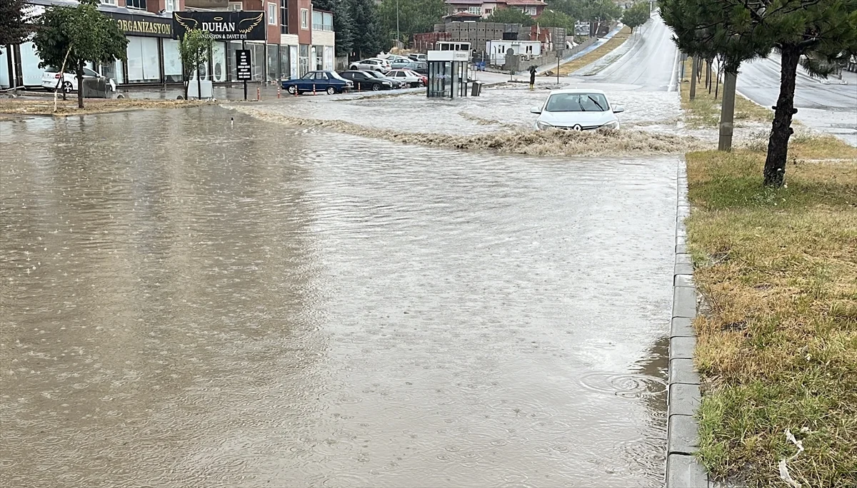 Yozgat'ta sağanak hayatı olumsuz etkiledi