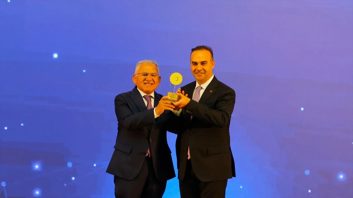 Kayseri Büyükşehir Belediyesinin RES Projesi'ne verimlilik ödülü