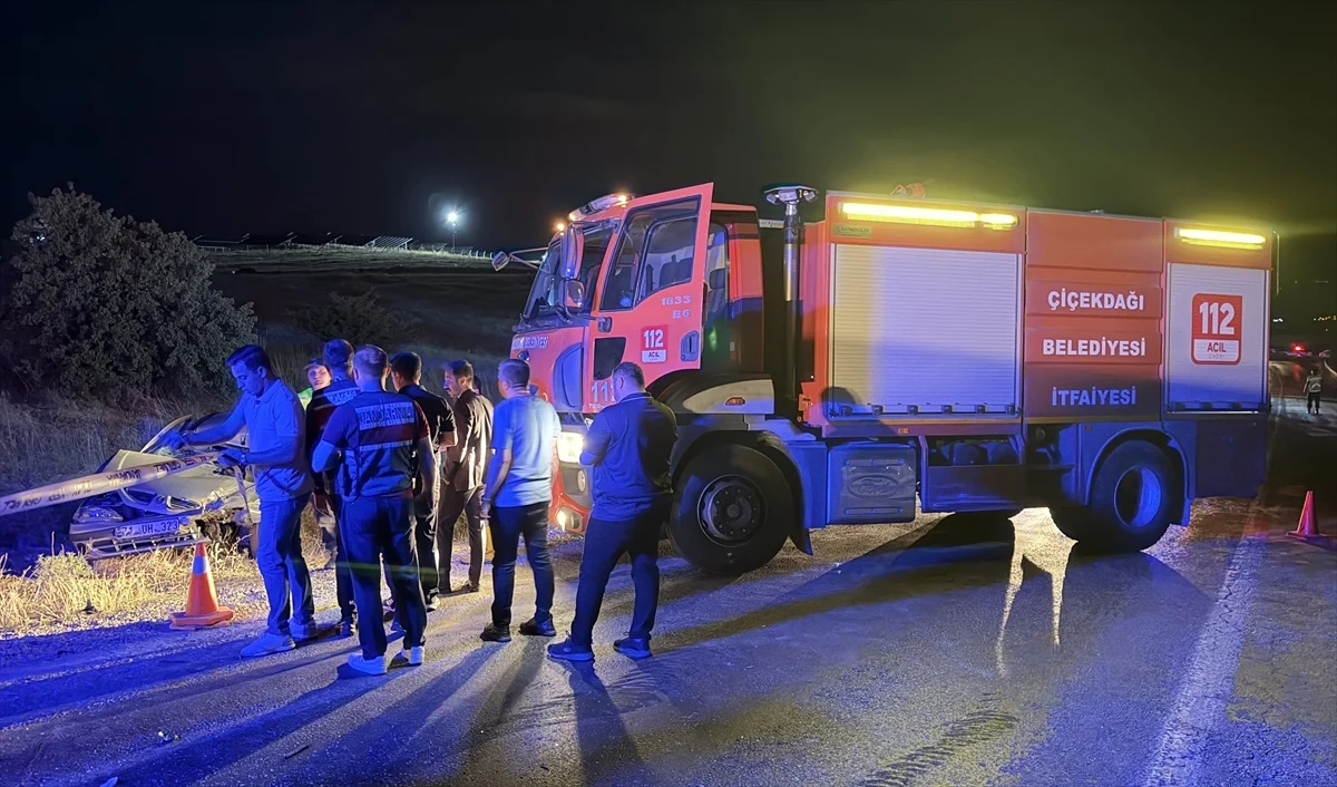 Kırşehir'de traktör ile otomobilin çarpıştığı kazada 1 kişi öldü, 1 kişi yaralandı