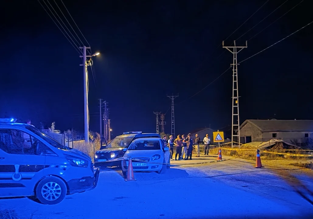 Aksaray'da çıkan silahlı kavgada başına kurşun isabet eden kadın ağır yaralandı