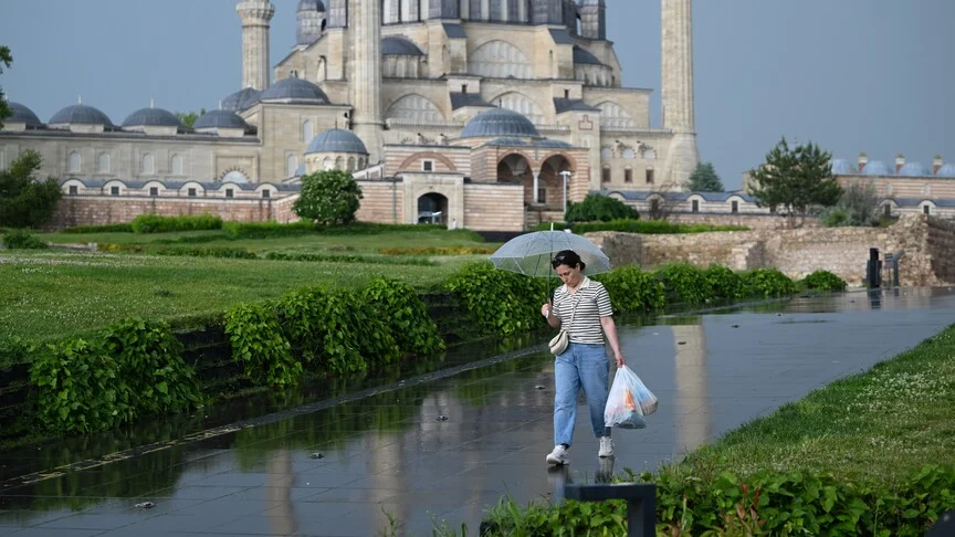 EDİRNE’DE SAĞANAK HAYATI ETKİLEDİ