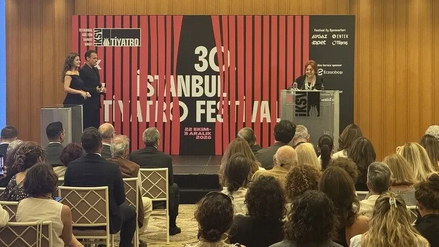 İSTANBUL’DA TİYATRO ZAMANI