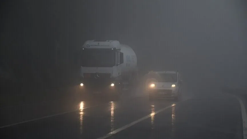Bolu Dağı’nda Sis Ulaşımı Yavaşlattı