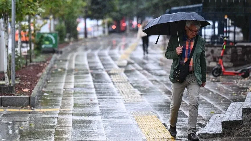 Ankara’da Sağanak Trafiği Yavaşlattı