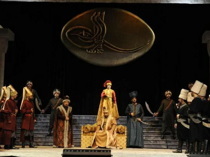 İZMİR’DE SAHNEDE “IV. MURAT”