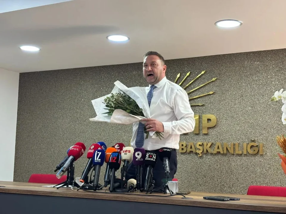 İZMİR’DE SİYASİ TRANSFER GÜNDEMİ