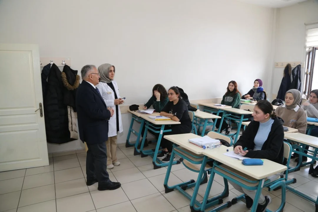 Kayseri’de Öğrenci Ailelerine Destek