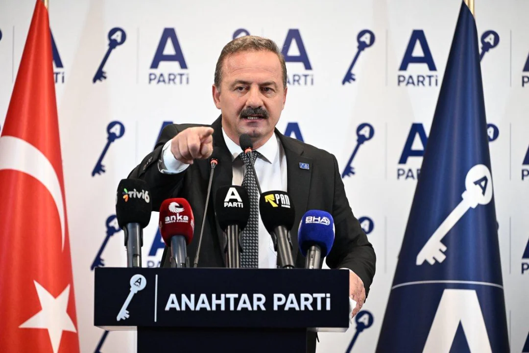Rozet Tartışmasına Sert Tepki