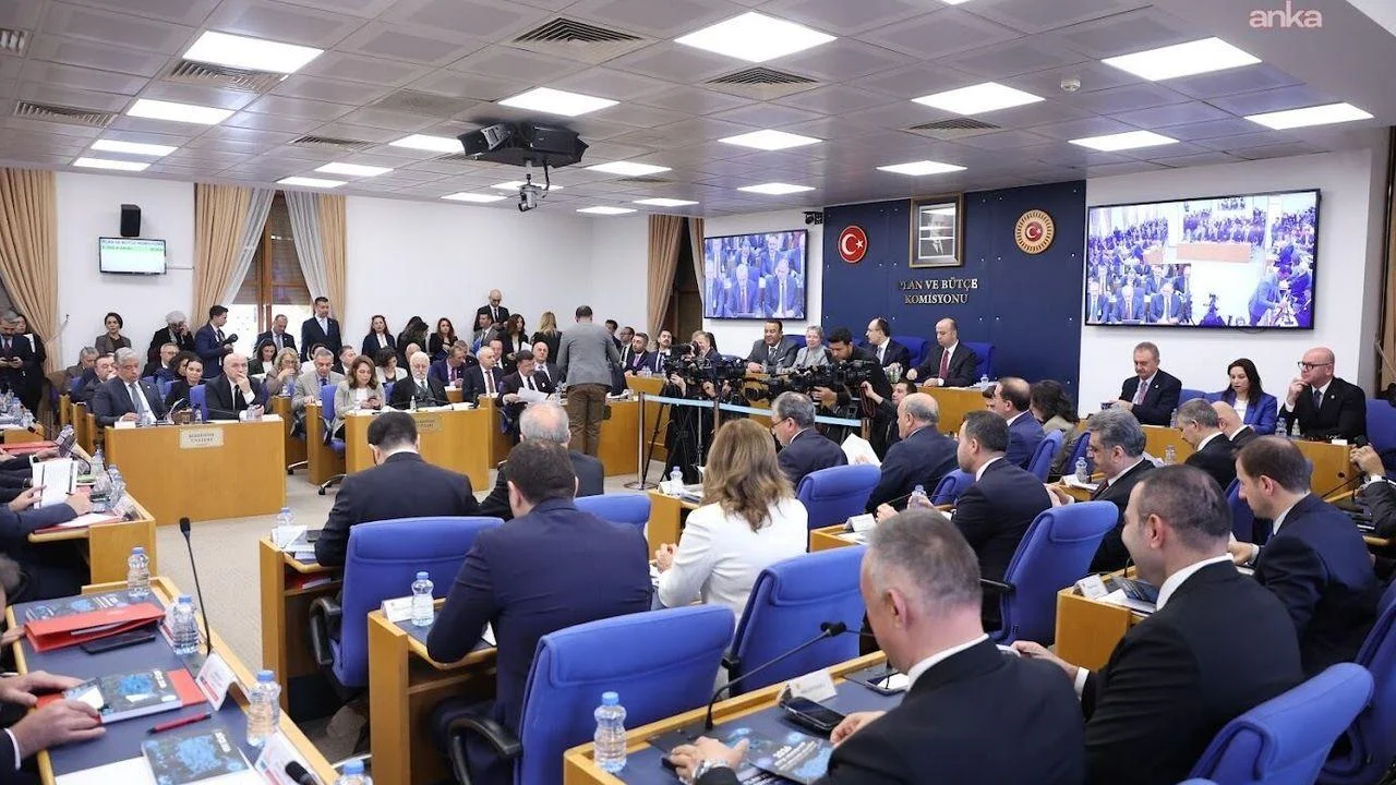 Yeni Komisyon Gündemde