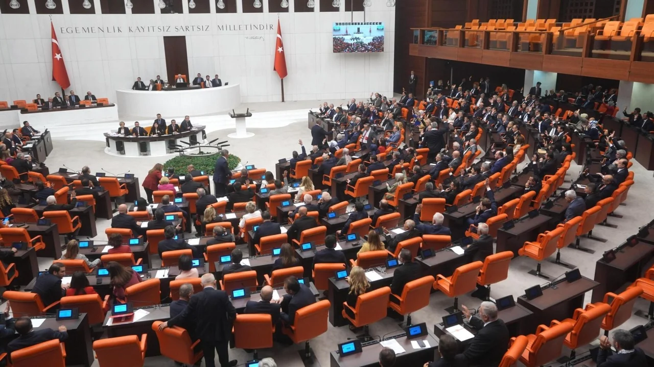 Meclis’te Önerge Tartışması