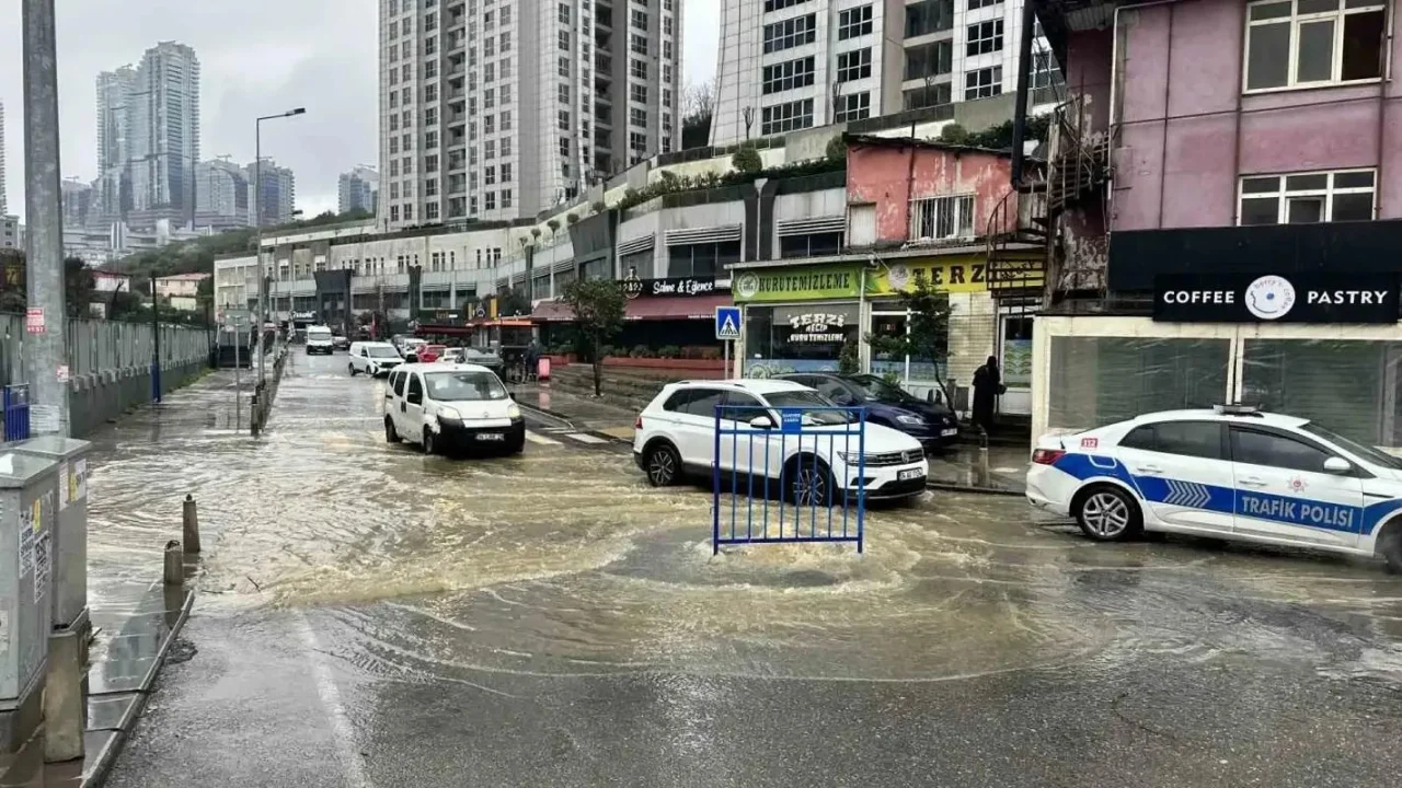 İSTANBUL’DA SEL ALARMI