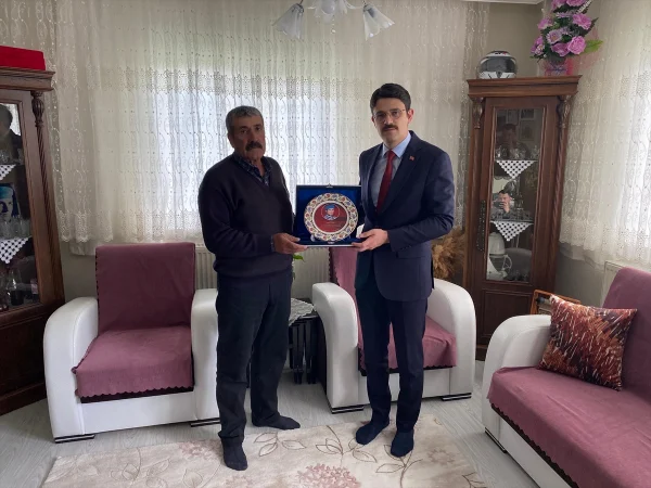 Ulaş Kaymakamı Eskimez, şehit ailesini ziyaret etti