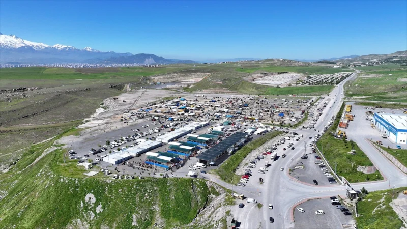 Başkan Çolakbayrakdar, kurban kesim ve satış alanını ziyaret etti