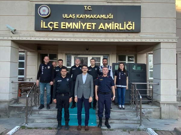 Ulaş Kaymakamı Eskimez, görev başındaki personelle bayramlaştı