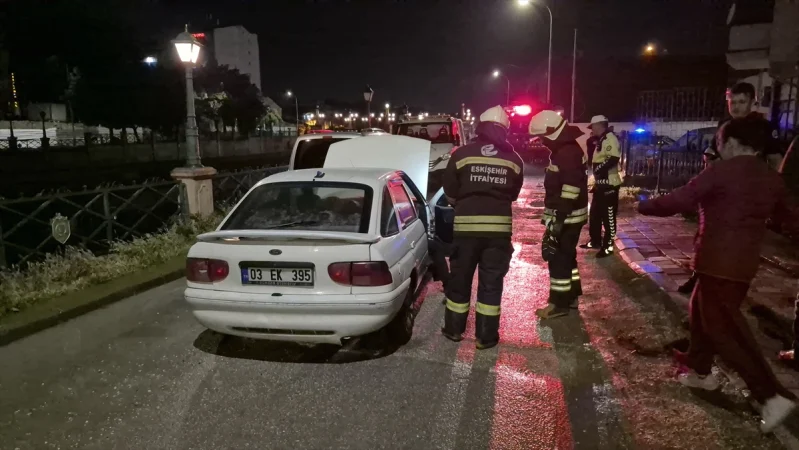 Eskişehir'de seyir halindeki otomobil yandı