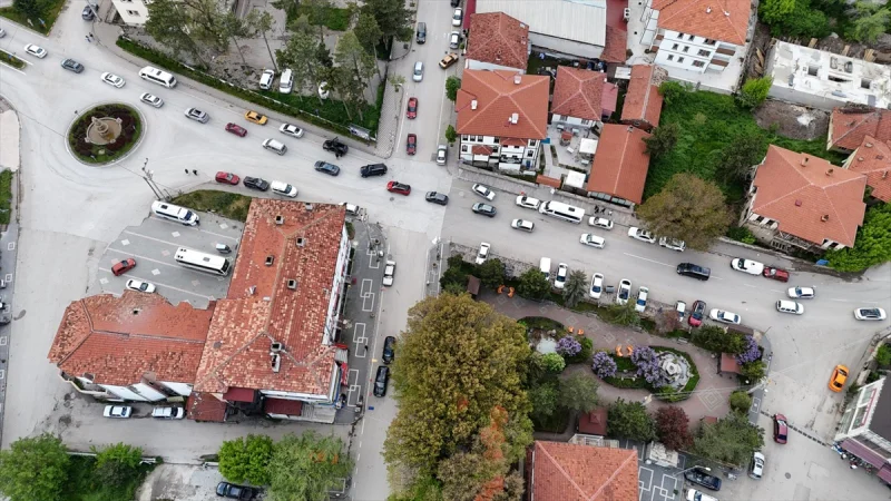 Çerkeş ilçe merkezinde trafik yoğunluğu yaşanıyor