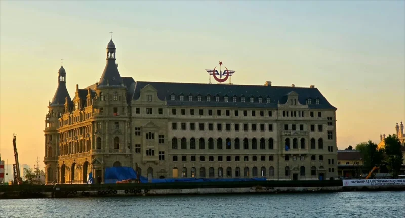 Haydarpaşa'nın üç cephesinde restorasyon ve konservasyon çalışmaları sona erdi