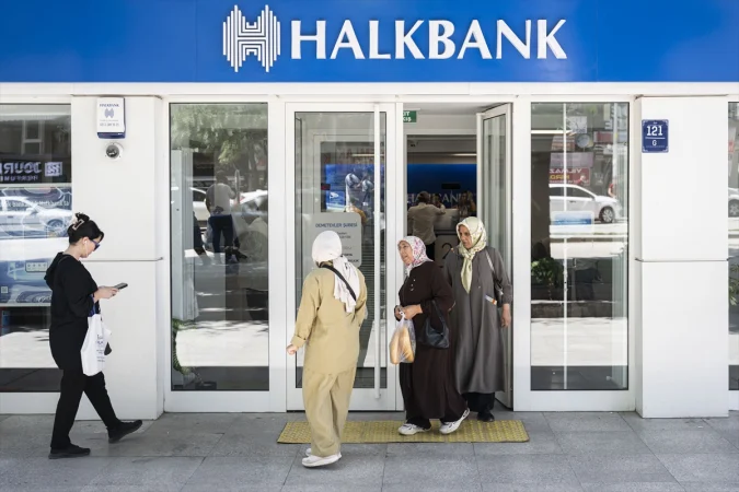 Başkent'te vatandaşlar TOKİ'nin açık satış kampanyasına başvuru yapmaya başladı
