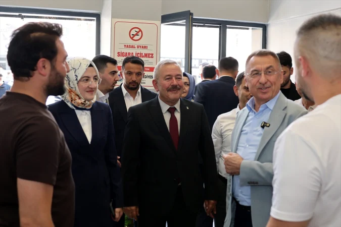 Fuat Oktay, Akyurt'ta teşkilat, esnaf ve sanayicilerle bir araya geldi