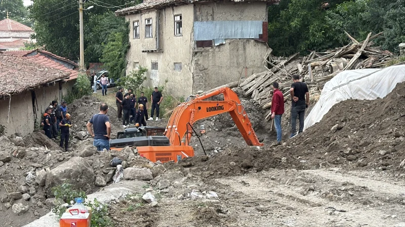 Eskişehir'de define ararken göçük altında kalan kişi öldü