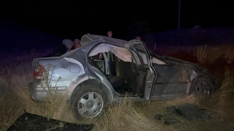 Karaman'da yoldan çıkan otomobildeki 3 kişi yaralandı